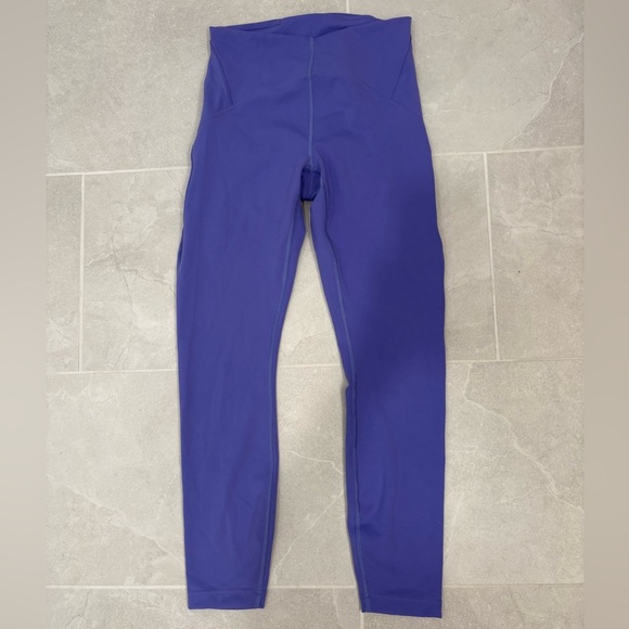 Lululemon InStill High-Rise 25’’ Tight in Charged Indigo Size 6 - Picture 11 of 12